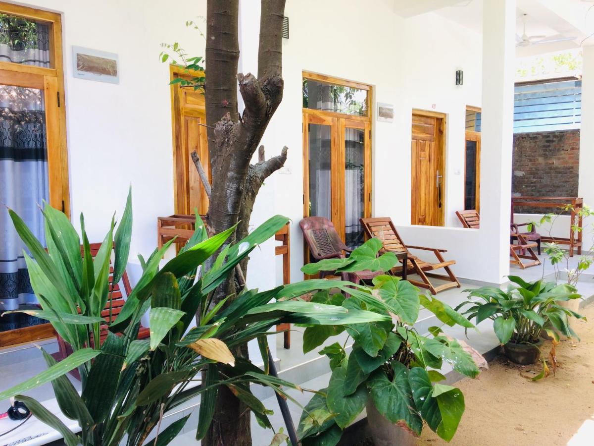 Tropicana Home Stay Arugam Bay Esterno foto