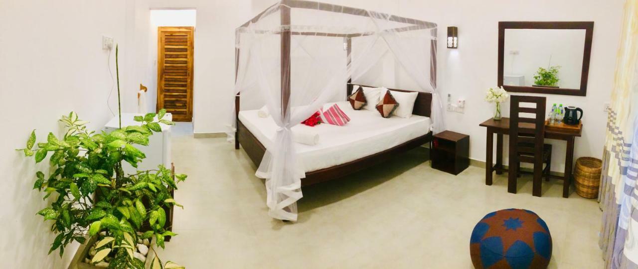 Tropicana Home Stay Arugam Bay Esterno foto
