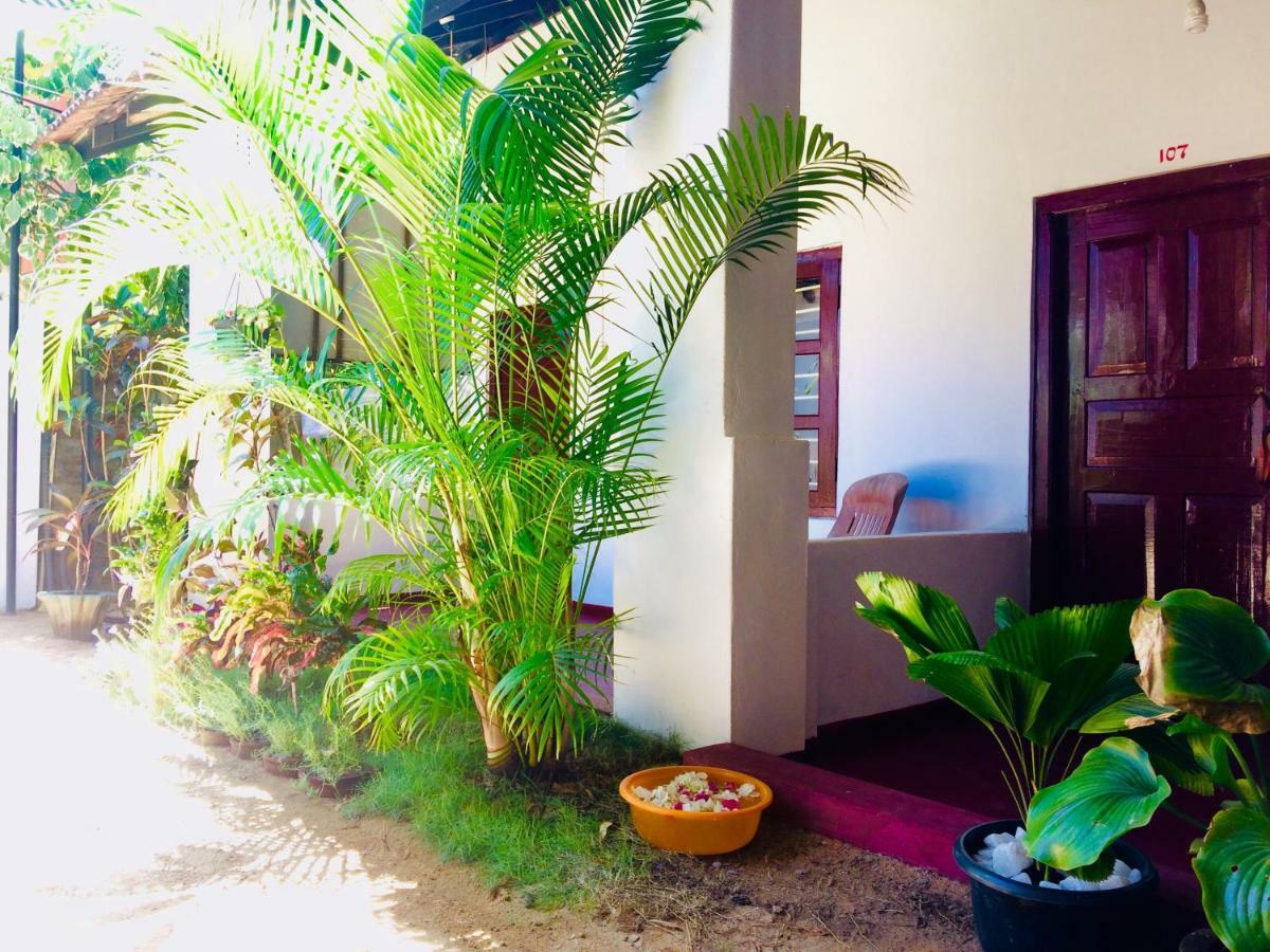 Tropicana Home Stay Arugam Bay Esterno foto