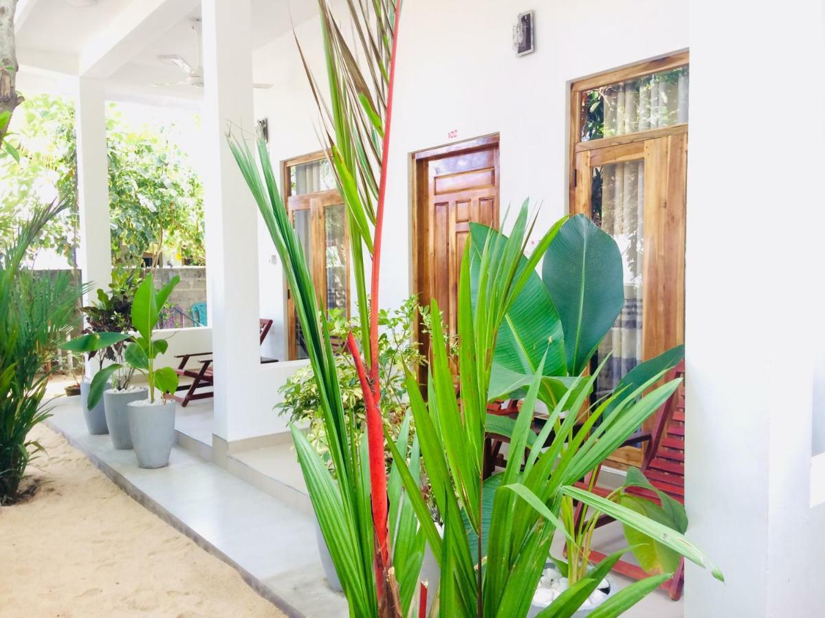Tropicana Home Stay Arugam Bay Esterno foto